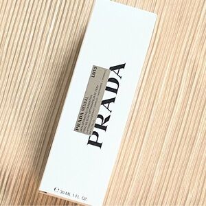 Prada Reveal Skin Optimizing Foundation LN10 SPF17 1 fl oz FULL SIZE